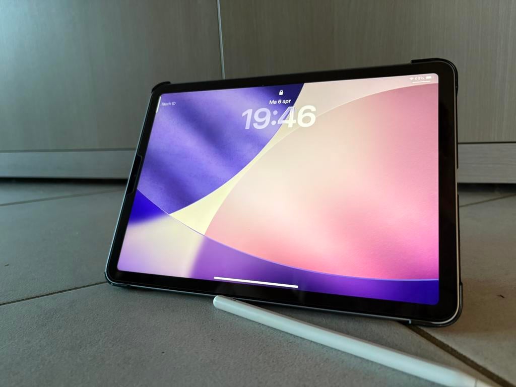Ipad air (2020) + apple pencil, Ophalen of Verzenden, Zo goed als nieuw, 64 GB