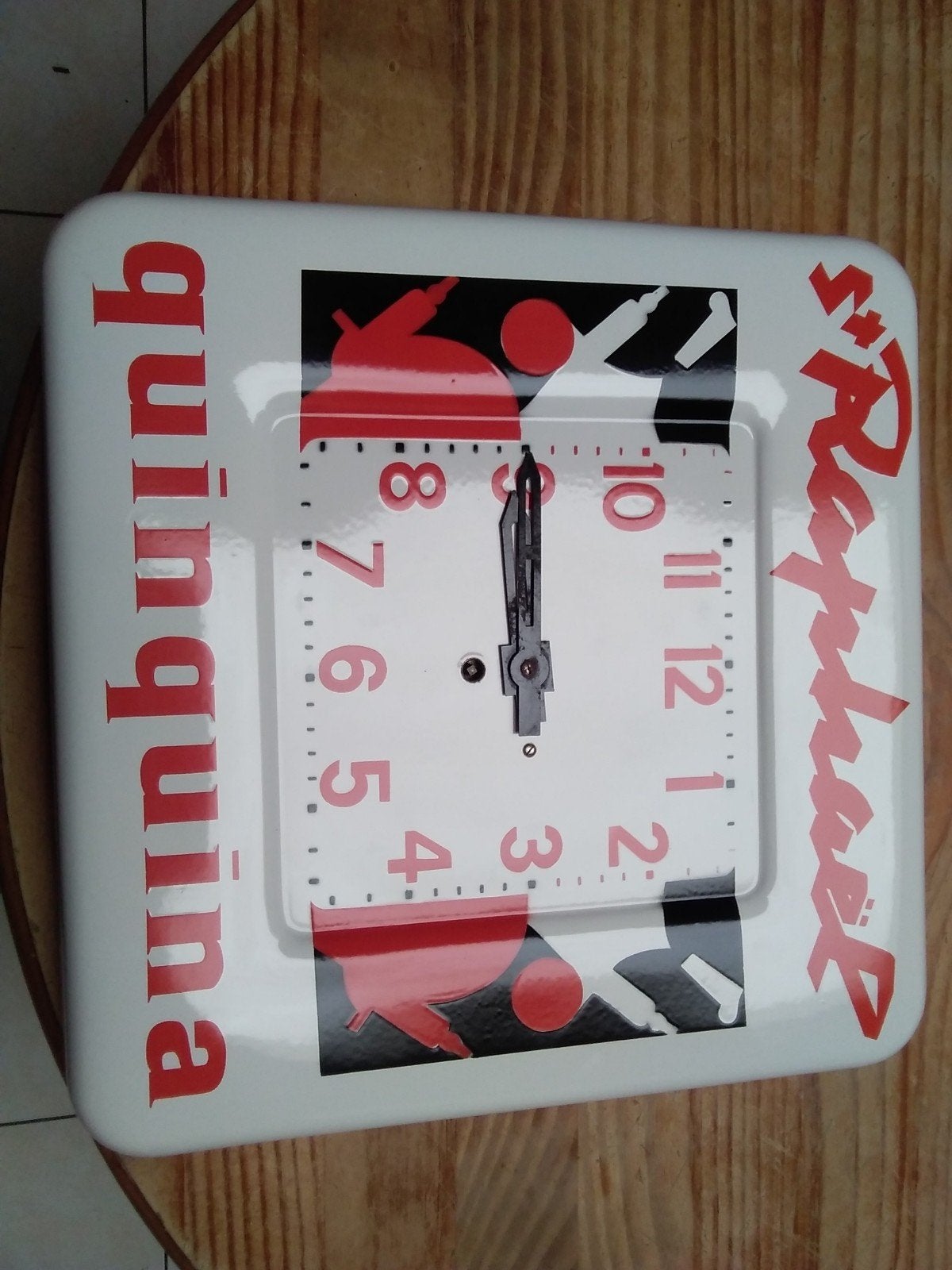 Vends horloge émaillée St Raphaël quinquina(année 40ou50)