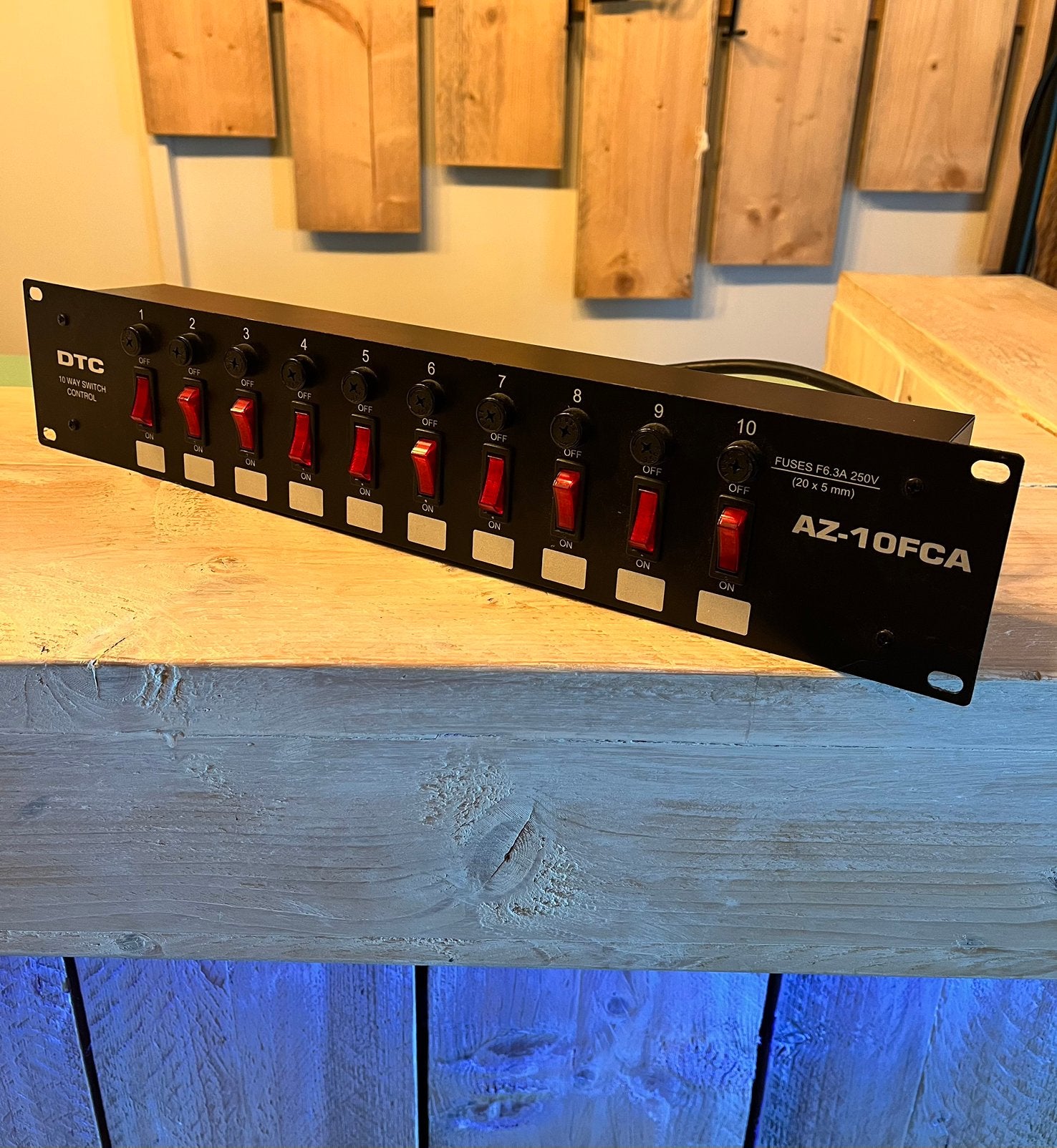 DTC 10 way switch controller, Audio, Tv en Foto, Professionele apparaten, Ophalen, Zo goed als nieuw