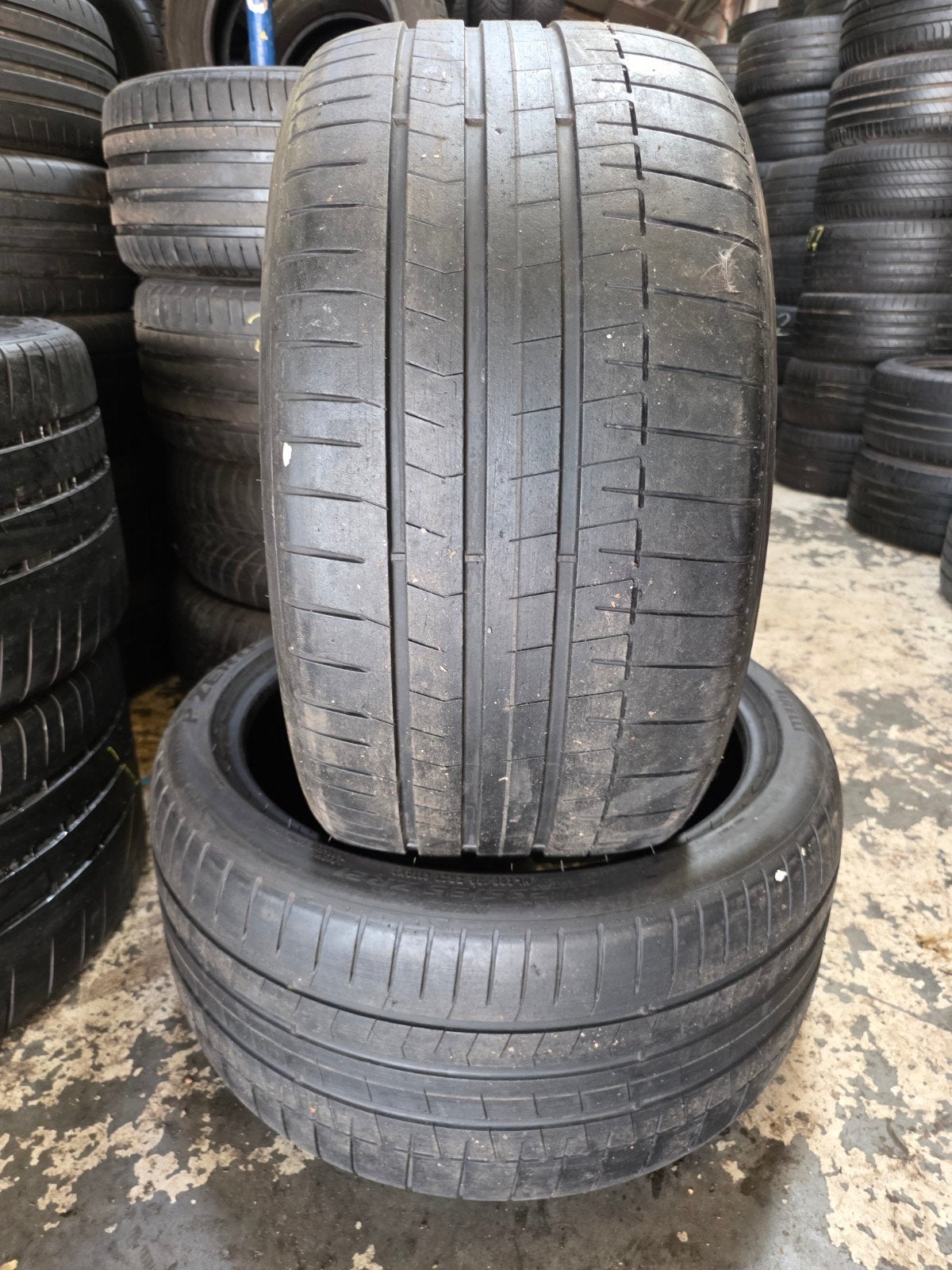 295 35 21 pirelli avec montage et équilibrage, Enlèvement