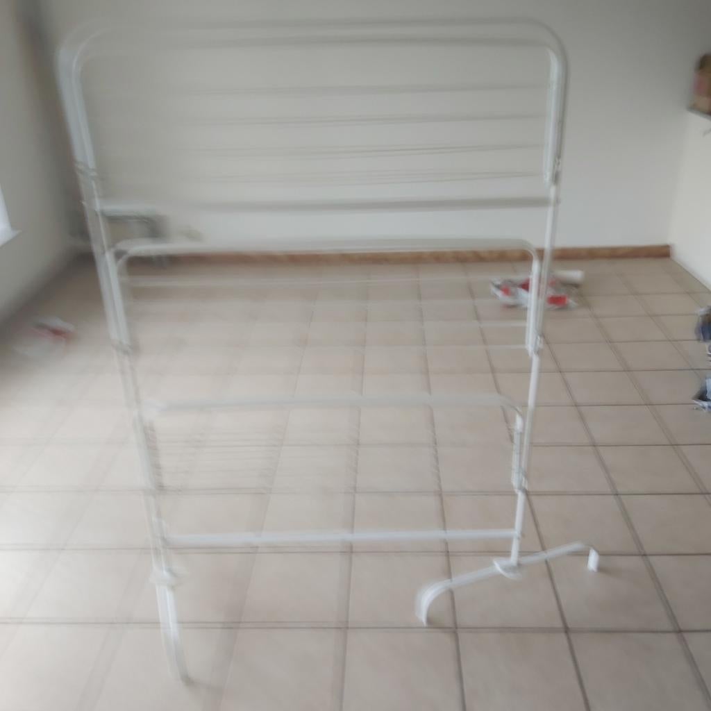 Pour pendre le linge bon état, Enlèvement