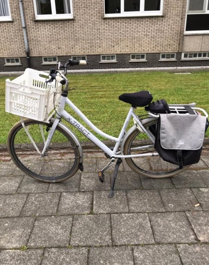 nette witte damesfiets in zeer goede staat., Fietsen en Brommers, Fietsen | Dames | Omafietsen, Zo goed als nieuw, Versnellingen