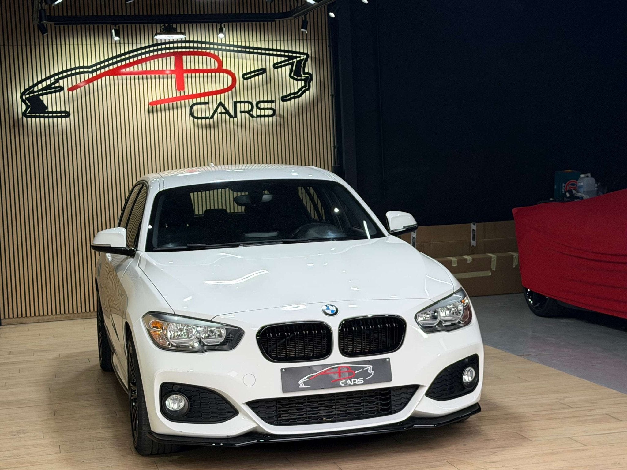 BMW 1 Serie 118 I PACK M PERFORMANCE * GARANTIE 12 MOIS *, Autos, 100 kW, Achat, Euro 6, Entreprise