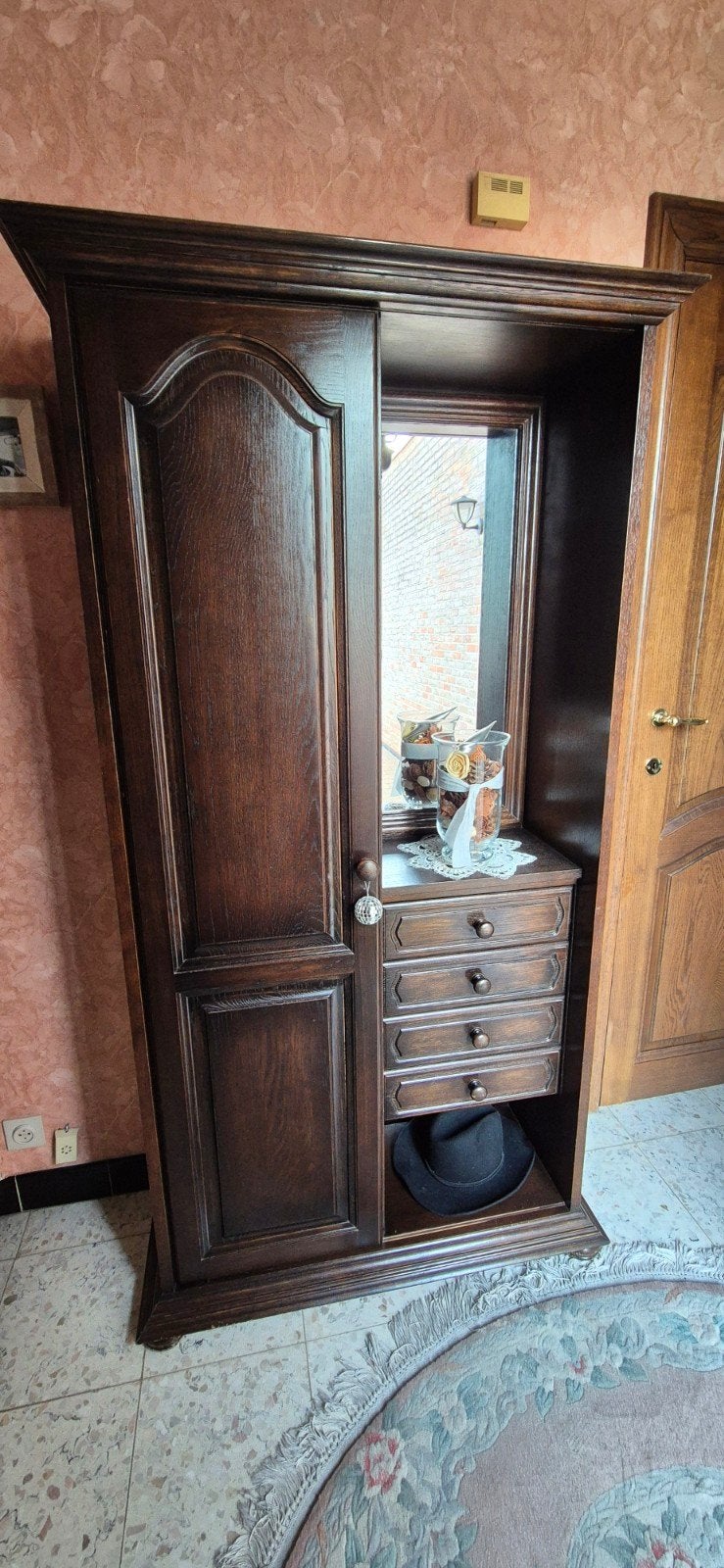Armoire pour vestes, Enlèvement