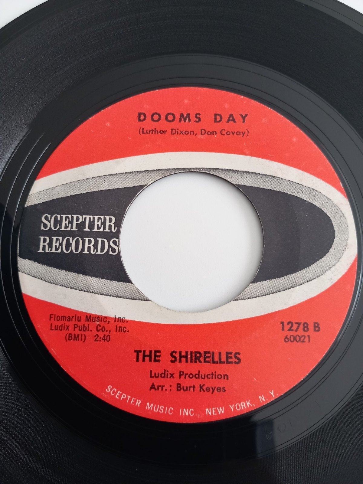 THE SHIRELLES. DOOMS DAY. OLDIES 60S USA 45T, Ophalen of Verzenden