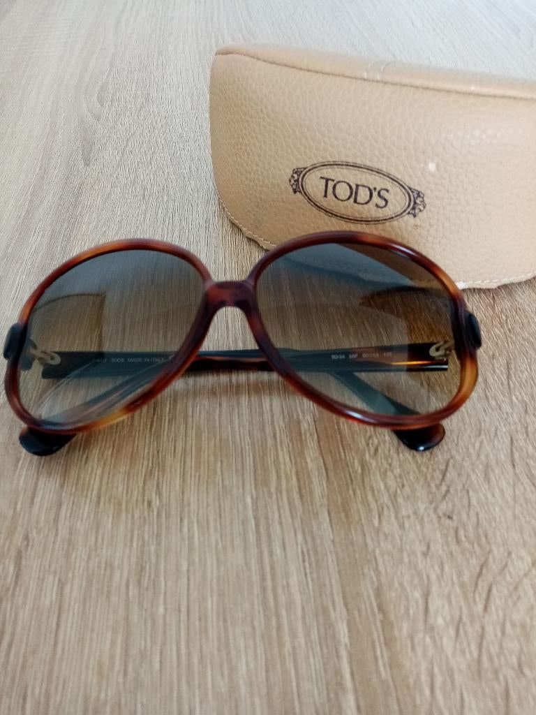 Tod’s zonnebril met box – model TD 04 56F, Handtassen en Accessoires, Overige merken, Gebruikt, Zonnebril, Bruin