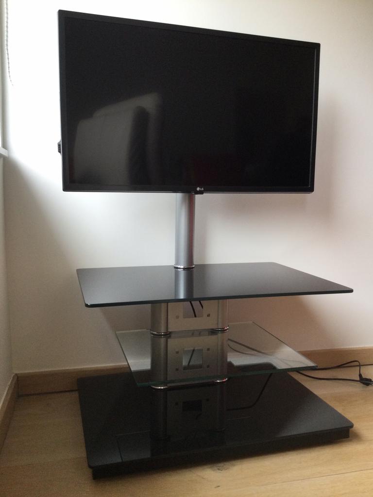 Téléviseur LG avec mobilier, Enlèvement, Comme neuf, LED, LG