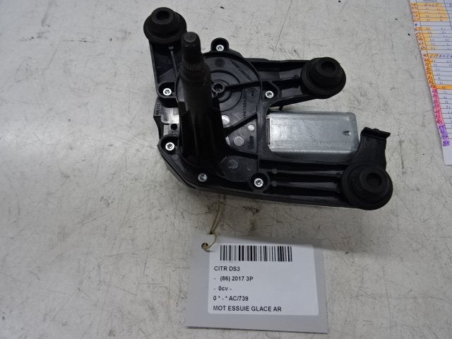 MOTEUR ESSUIE-GLACE ARRIÈRE DS DS 3 (SA) (9683627380), Taurusavenue 1
2132 LS  Hoofddorp, NL, Webaccessibility@stellantis.com