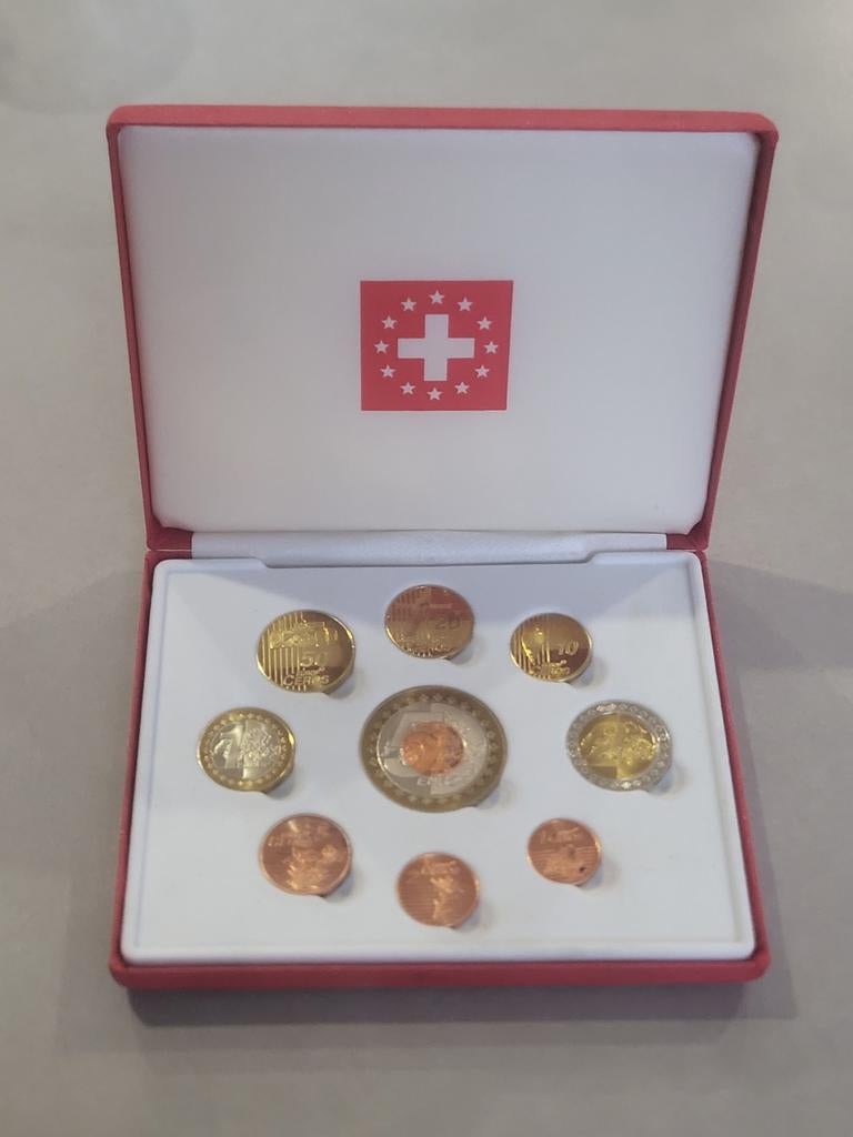 Piece de collection suisse coffret complet 9 pièces