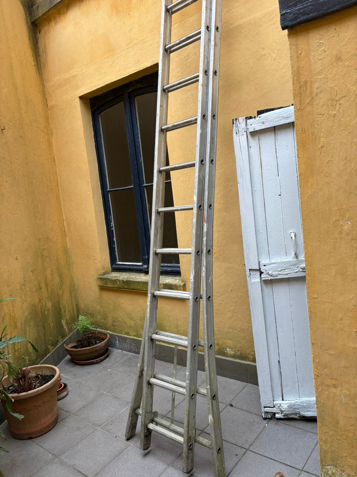 Échelle, Pliable ou rétractable/escamotable, Comme neuf, Échelle, Enlèvement