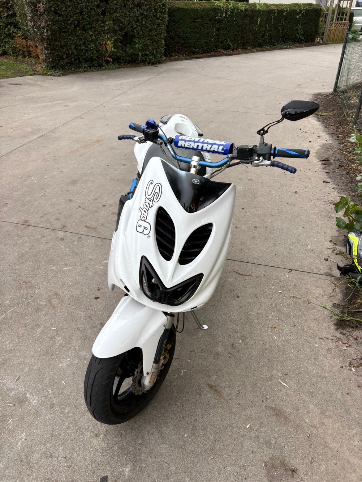Aerox 70cc a klasse, Fietsen en Brommers, Ophalen, Zo goed als nieuw, Aerox