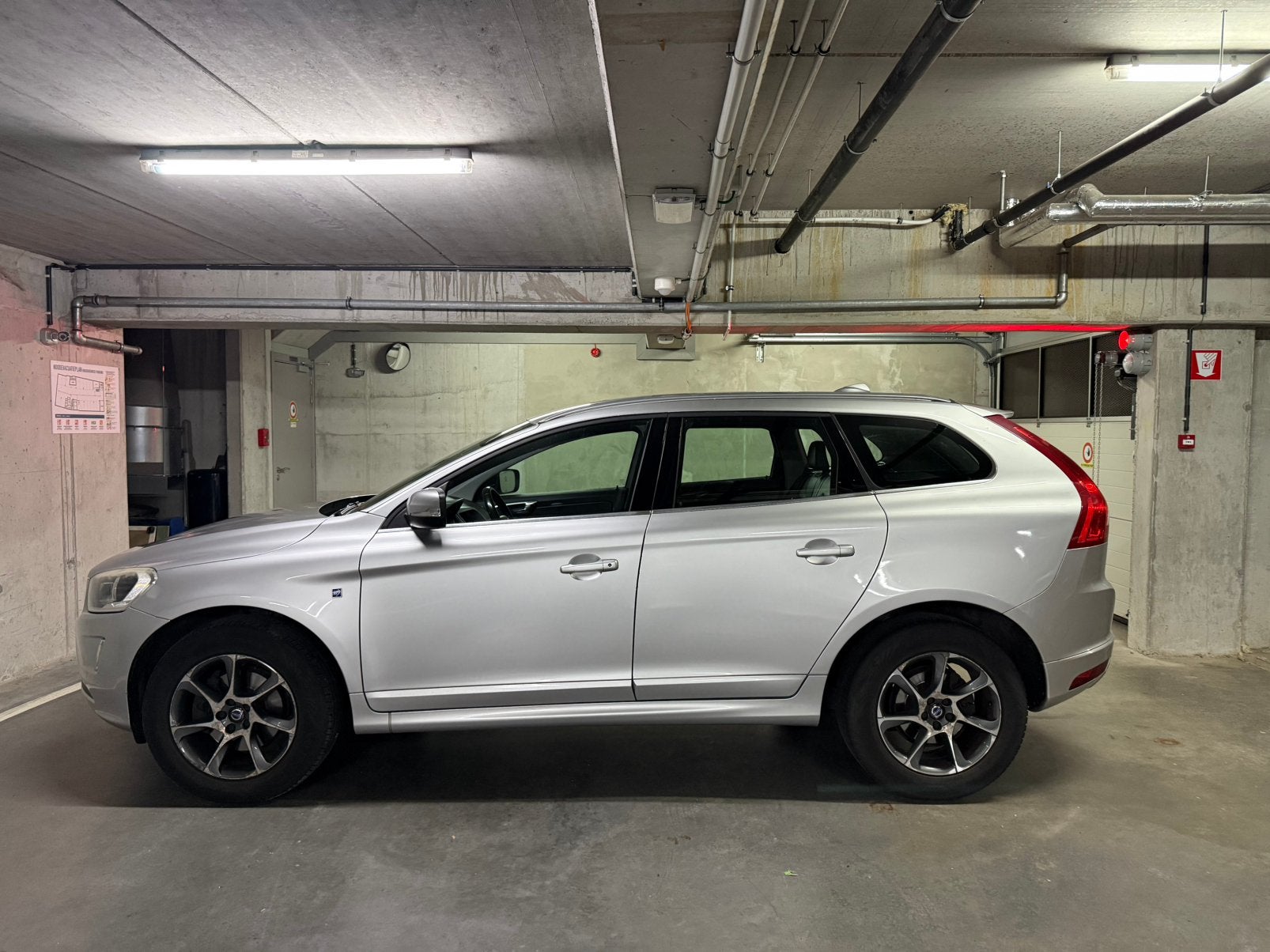 Volvo XC60 D4 Ocean Race Edition, Autos, Argent ou Gris, Achat, Euro 6, Ordinateur de bord