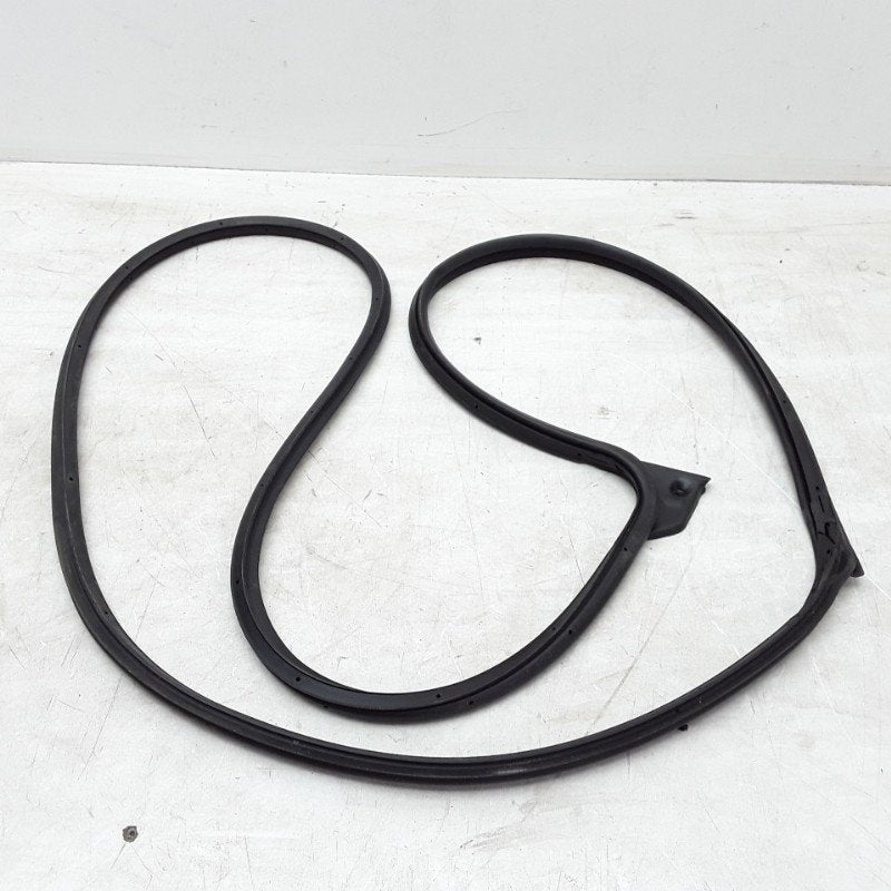 PORTIERRUBBER RECHTS VOOR Mitsubishi ASX (01-2010/03-2023), Gebruikt, Mitsubishi