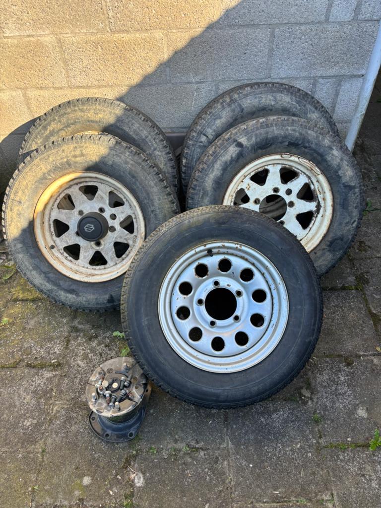 Suzuki samurai banden en velgen, Ophalen, Suzuki