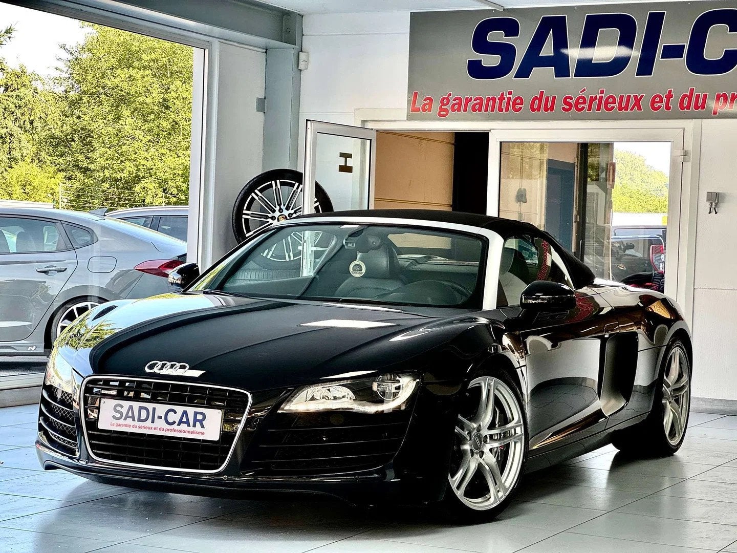 Audi R8 Spyder (Cabrio) 4.2i V8 430cv Quattro FSI - R Tronic, Autos, Cuir, Euro 5, Achat, Noir