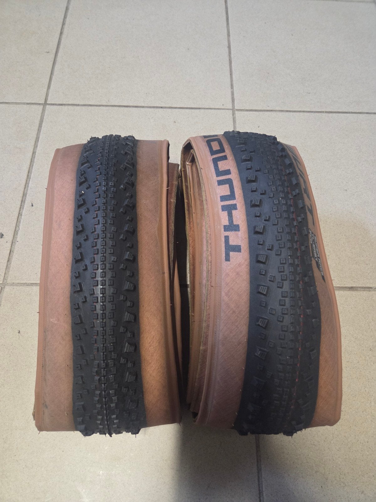 2x Schwalbe Thunder Burt Addix Super Race 2.1", Enlèvement, Comme neuf, Pneu