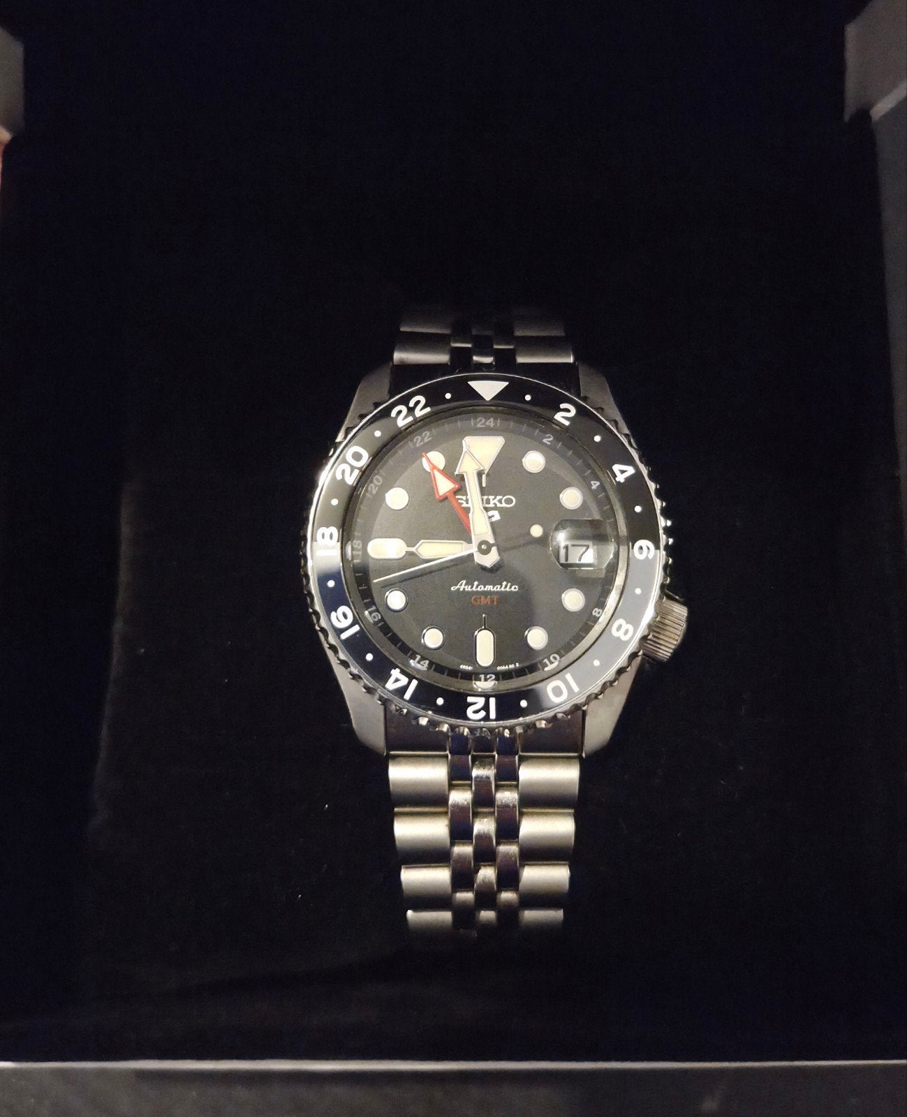 Seiko 5 Sports GMT, Montre-bracelet, Seiko, Enlèvement ou Envoi, Acier