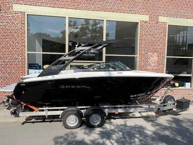 Regal LS2 New Bow Rider à 22 pattes, Sports nautiques & Bateaux, Neuf, 6 mètres ou plus, 200 ch ou plus, Enlèvement