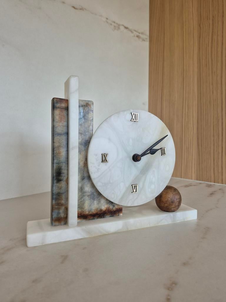 Vintage klokje in albast, Antiek en Kunst, Antiek | Klokken, Ophalen of Verzenden
