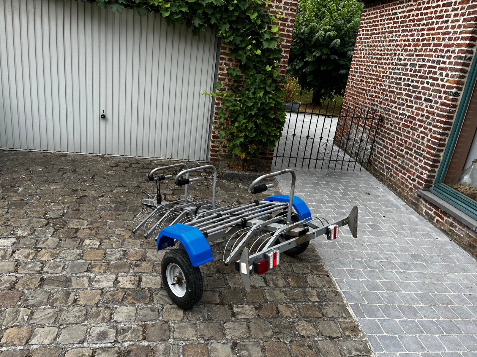 Aanhangwagen voor 6 fietsen, Ophalen, Zo goed als nieuw
