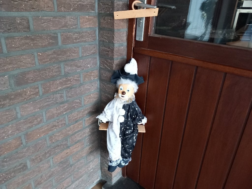 8 poppen waarvan 7 clowns, Ophalen of Verzenden