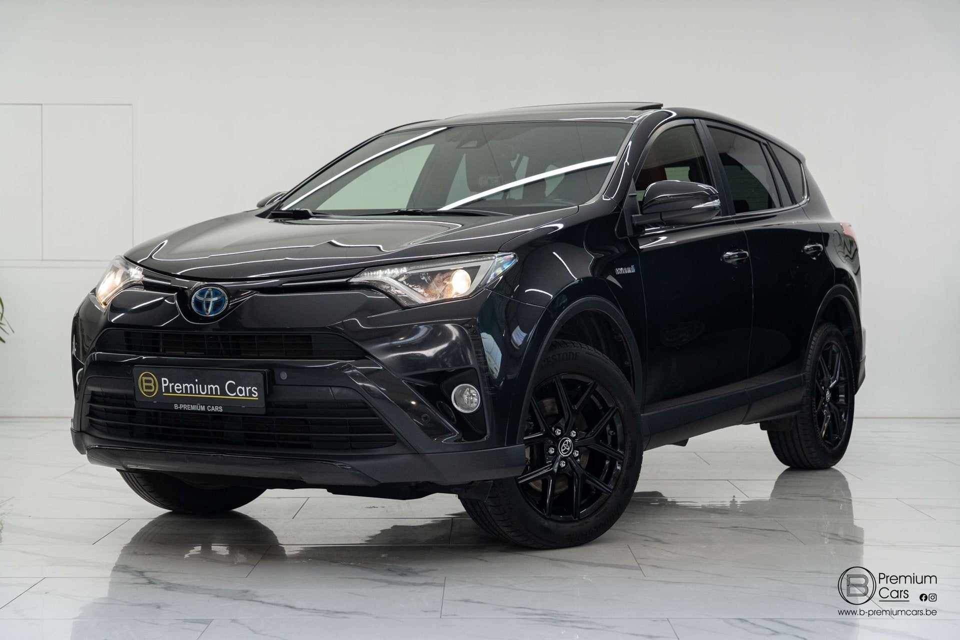 Toyota RAV4 2.5i hybrid black edition! 2x4! FULL OPTIONS!, Dealer onderhouden, 114 kW, Gebruikt, Euro 6