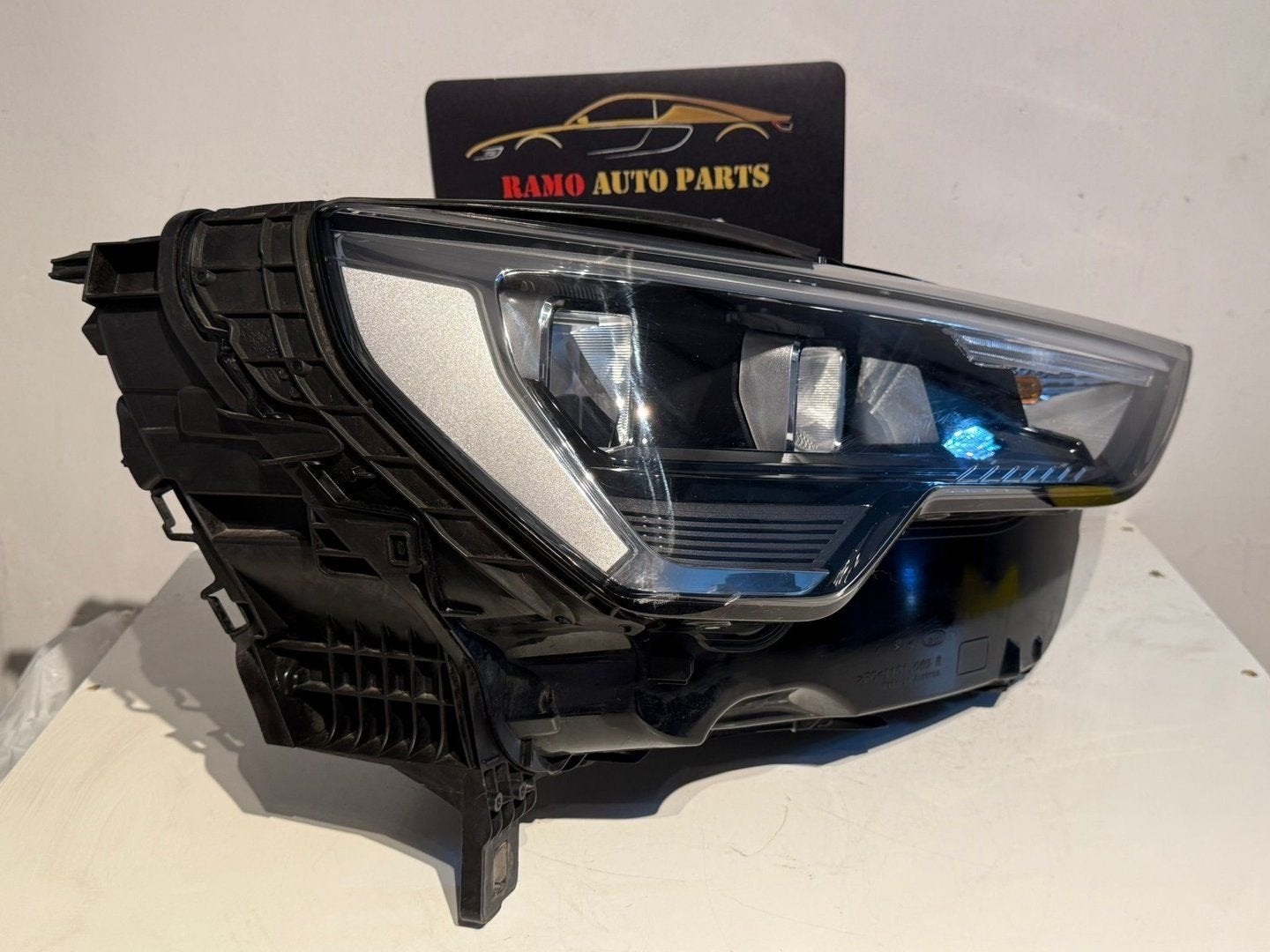KOPLAMP AUDI Q3 83A F3 VOL LED RECHTS 83A941012, Autos : Pièces & Accessoires, -, 3 mois de garantie, Audi, Utilisé