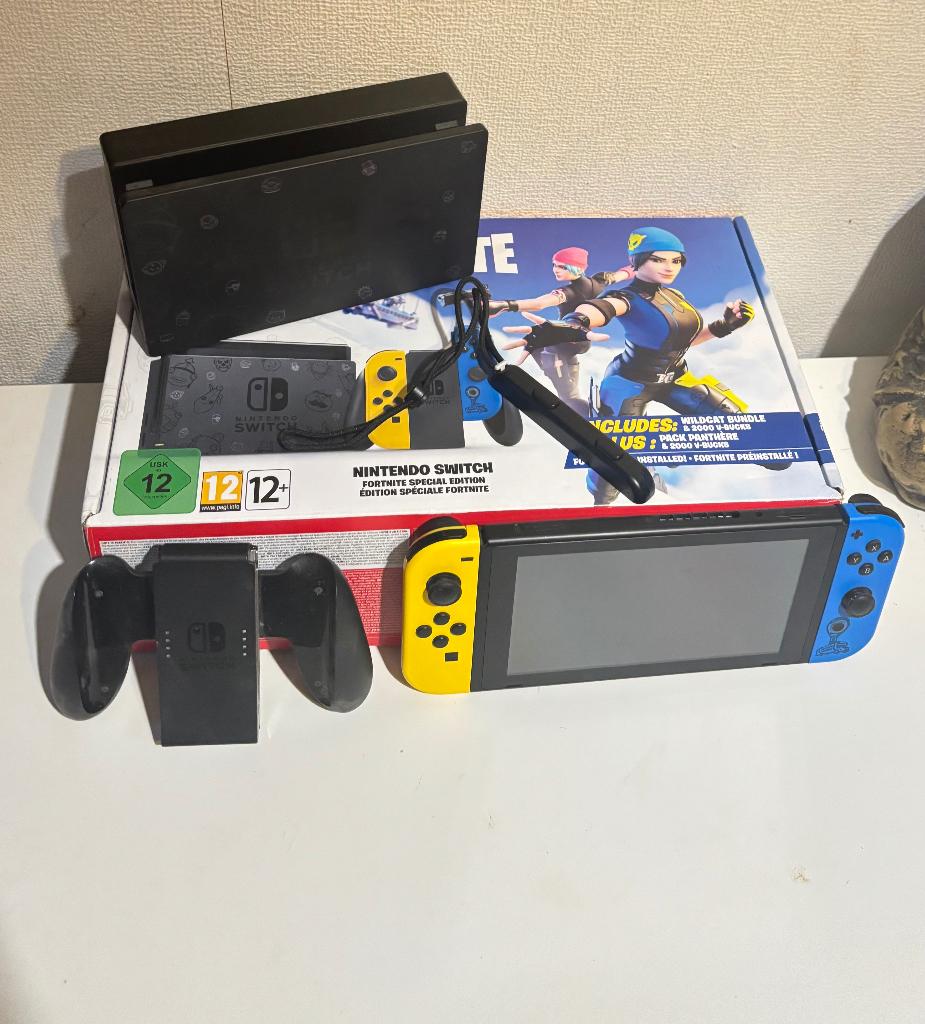 Nintendo Switch, Games en Spelcomputers, Ophalen, Zo goed als nieuw, Met 2 controllers, Switch Original