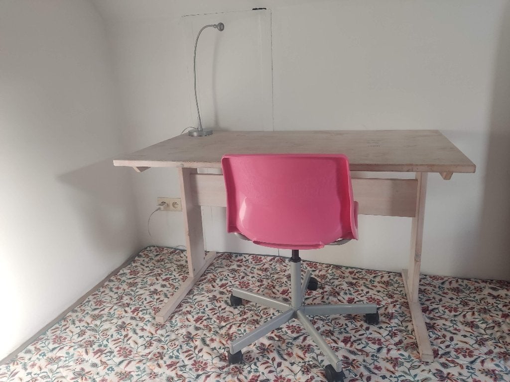 mobilier de chambre d'enfant (bureau + chaise + lampe + lit), Enfants & Bébés, Enlèvement, Utilisé, Sommier à lattes