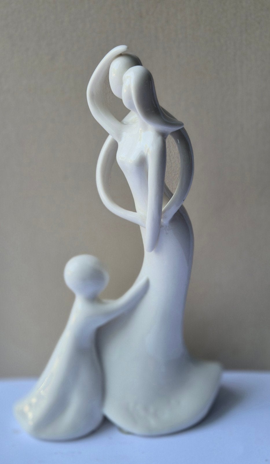 Modern keramisch familiebeeld – abstract gezin met kind, Ophalen of Verzenden, Wit