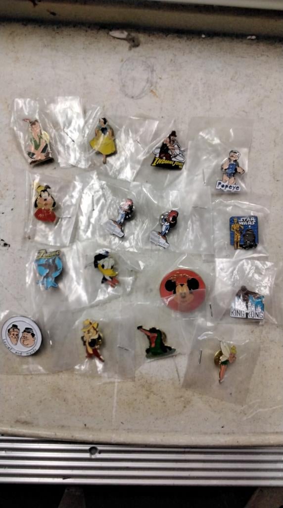 Pins, Verzamelen