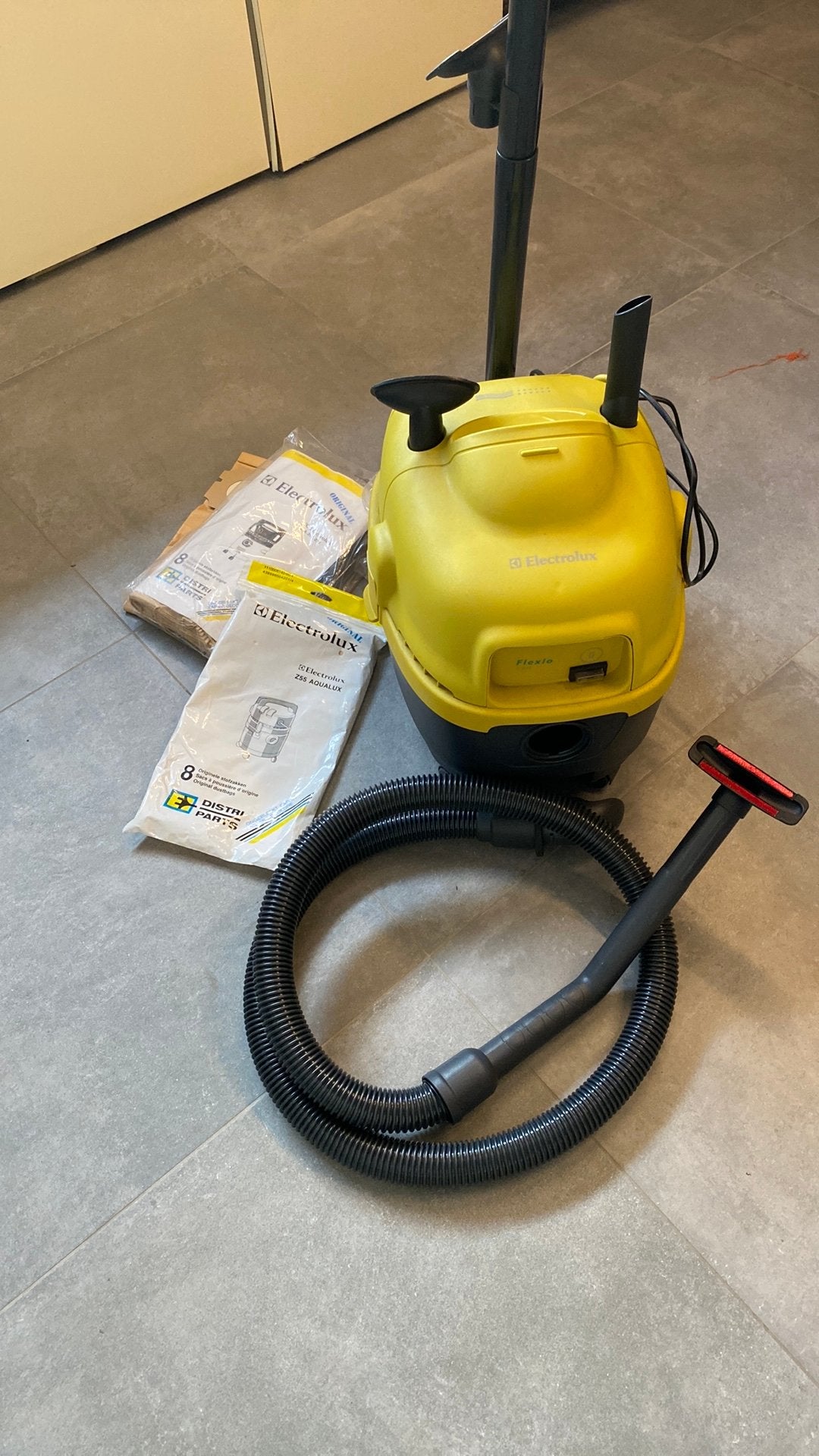 Nat en droog stofzuiger, Doe-het-zelf en Bouw, Ophalen, Nieuw, Waterstofzuiger