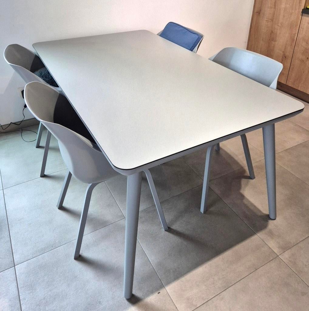 Hartman tuintafel + 4 stoelen met kussentje, Tuin en Terras, Ophalen, Zo goed als nieuw, Rechthoekig
