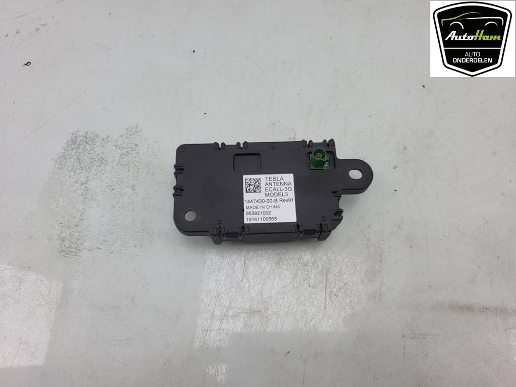 ANTENNE VERSTERKER Tesla Model 3 (01-2017/-) (|144743000B|), Auto-onderdelen, Germany_Sales@tesla.com, Gebruikt, Overige automerken