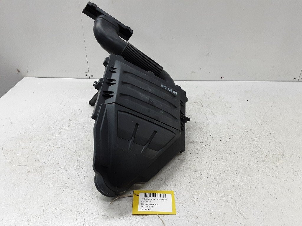 LUCHTFILTER Skoda Fabia III (NJ3) (04C129620A), Gebruikt, Info@skoda-auto.de, Skoda, Max-Planck-Straße  3-5
64331  Weiterstadt, DE