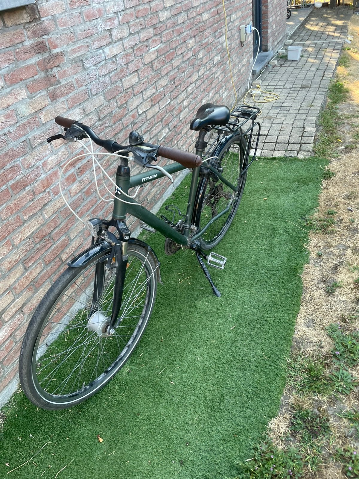 B twin jongensfiets ( 6de leerjaar - 2 de middelbaar ), Gebruikt, Velgrem, Versnellingen, Ophalen
