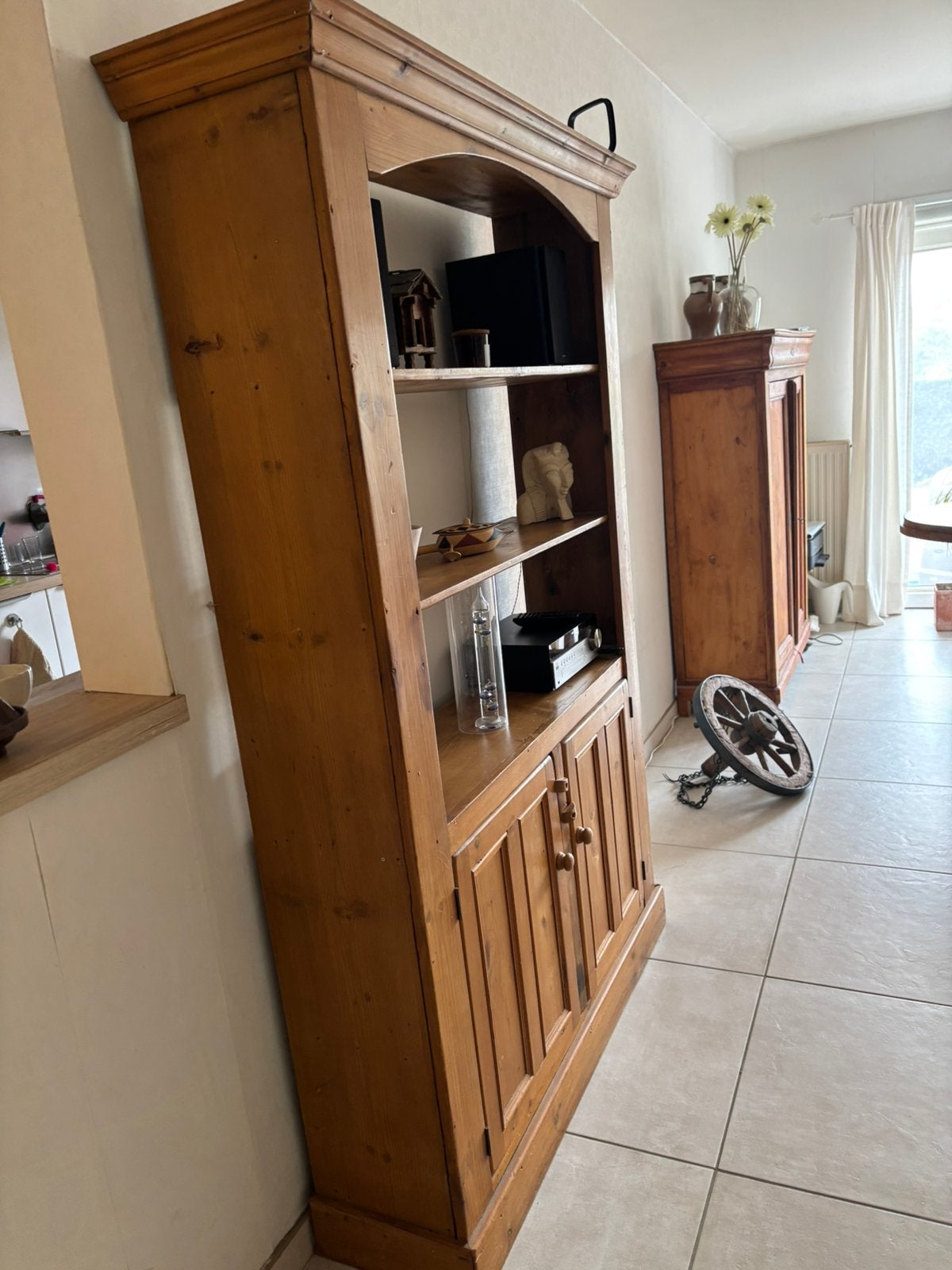armoire buffet pitchpin, Enlèvement, Comme neuf