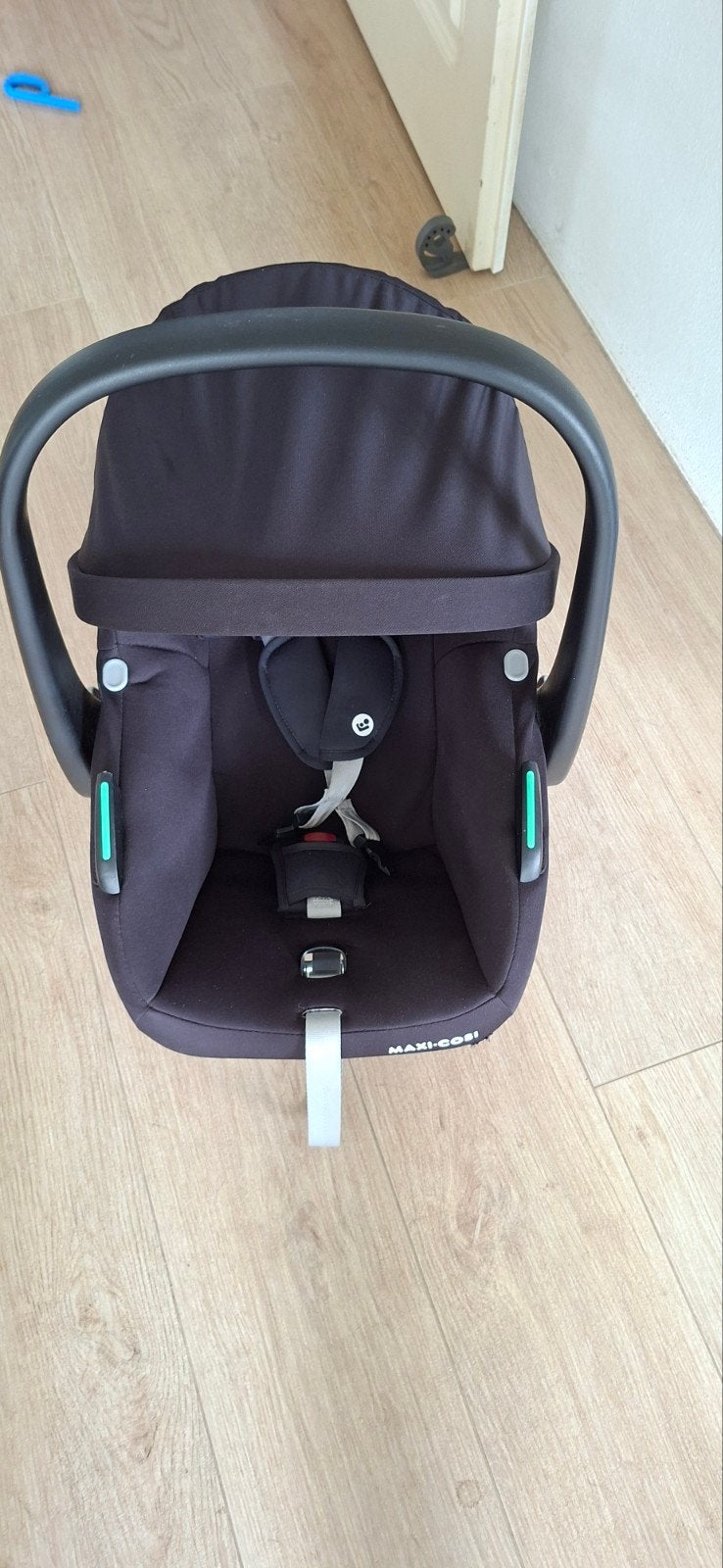 1 maxi cosi en 2 iso fix'en voor in de auto, Kinderen en Baby's, Ophalen