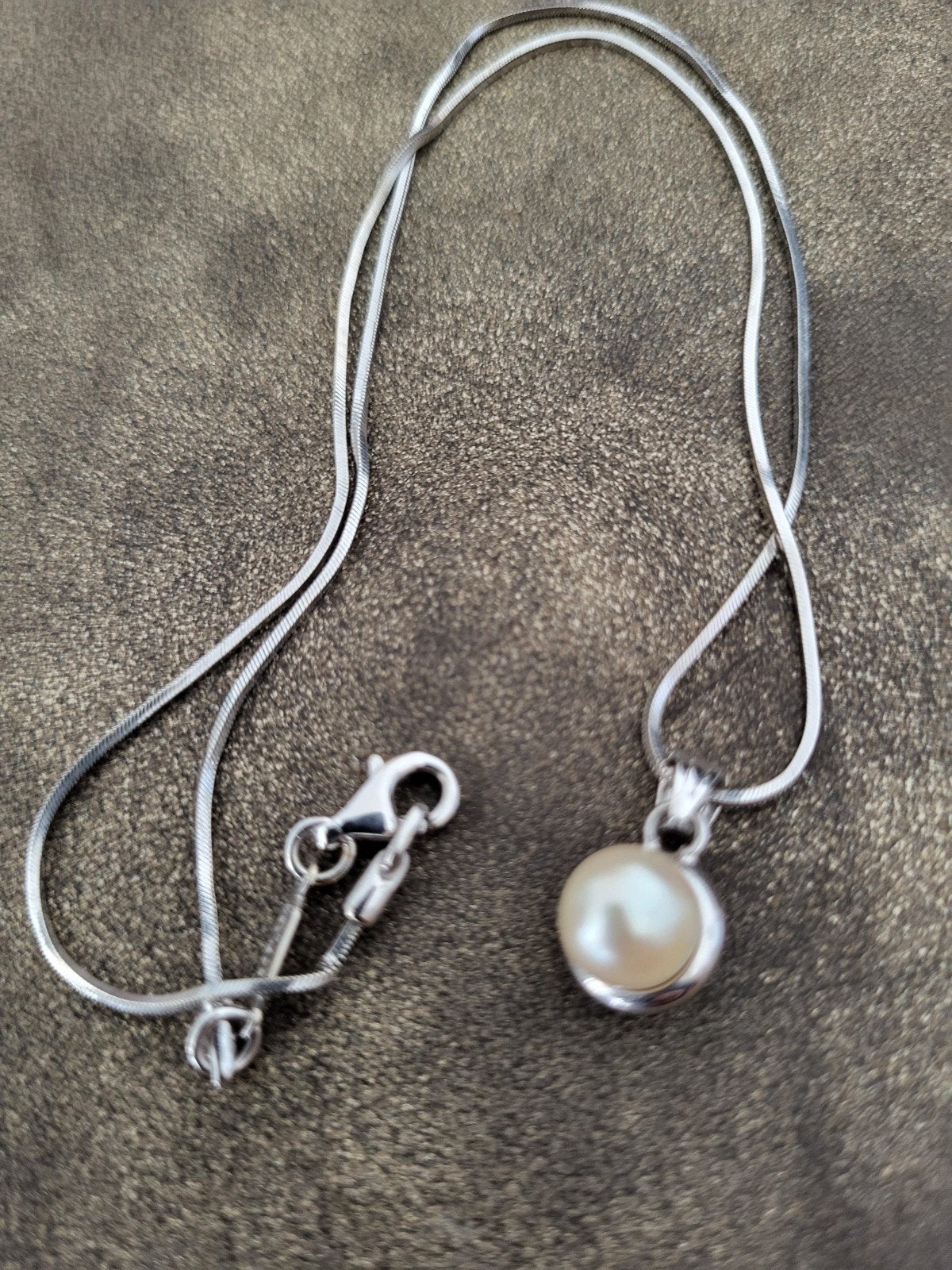Witgoud 18 karaat Ketting met hanger parel, Handtassen en Accessoires, Kettingen, Ophalen of Verzenden, Met hanger