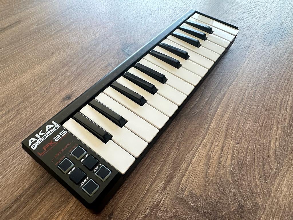 Akai LPK25 Compacte MIDI Controller, Musique & Instruments, Équipement Midi, Utilisé, Enlèvement ou Envoi