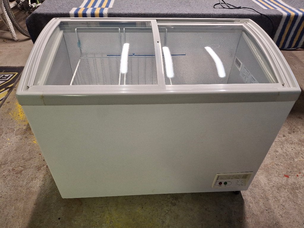 Ijs vriezer met schuifdeur, Vrieskist, Gebruikt, Vrijstaand, 90 cm of meer