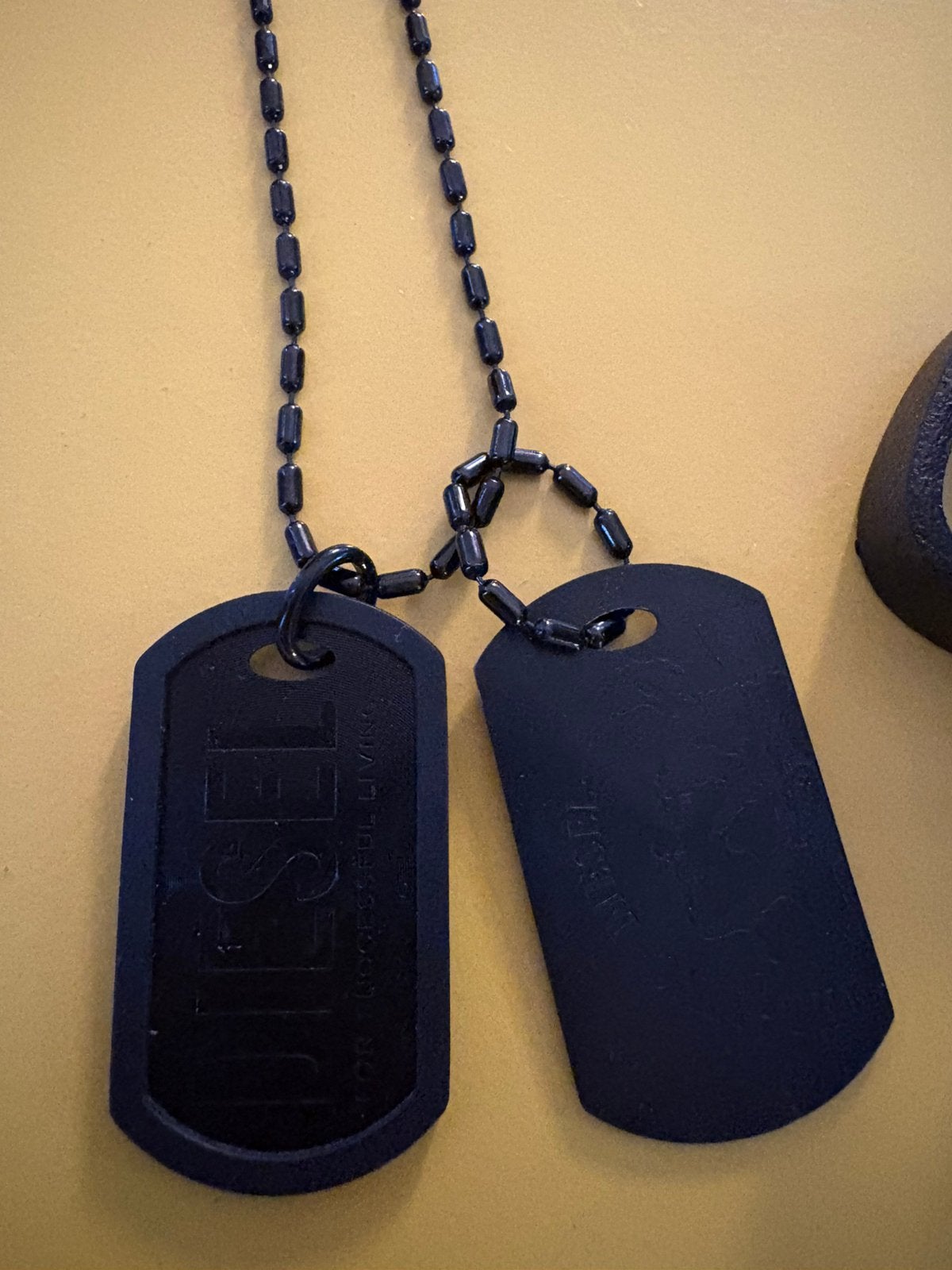 Collier plus bracelet DIESEL, Handtassen en Accessoires, Kettingen, Ophalen, Zwart, Zo goed als nieuw, Overige materialen