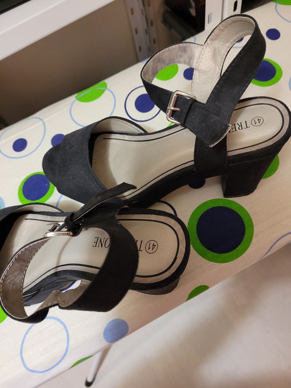 Chaussure dame en tres bon pointure 41 avec sac 35euro, Enlèvement ou Envoi, Neuf, Noir, Chaussures de danse