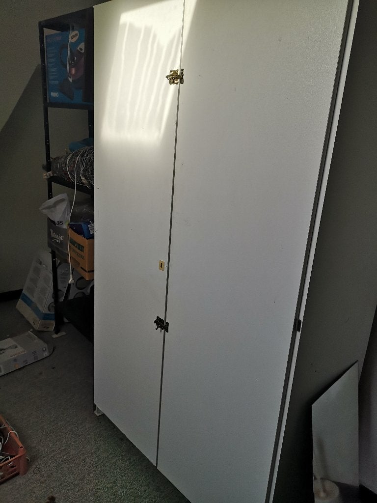 Witte kast met 2 deuren, Ophalen