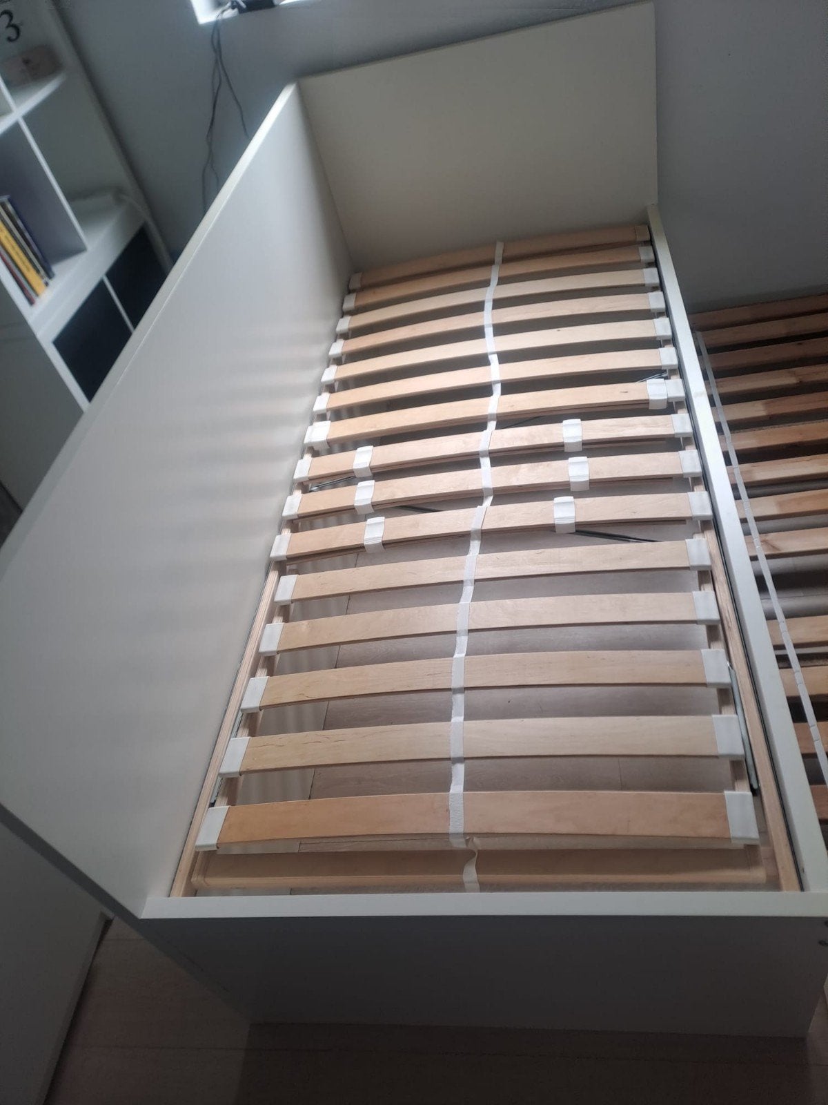 Lit Ikea avec lit gigogne, matelas et table de chevet, Enlèvement