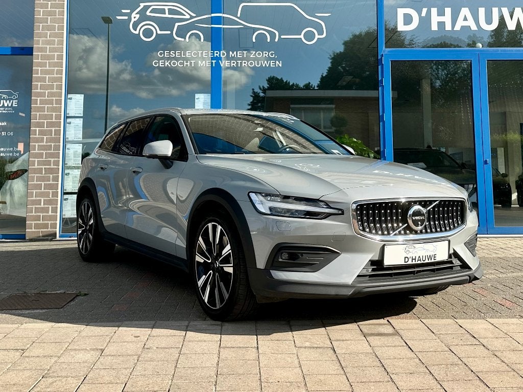 Volvo V60 Cross Country *250pk 2.0i AWD Plus Bright*360cam, Autos, Volvo, Cuir, Argent ou Gris, Achat, 170 g/km
