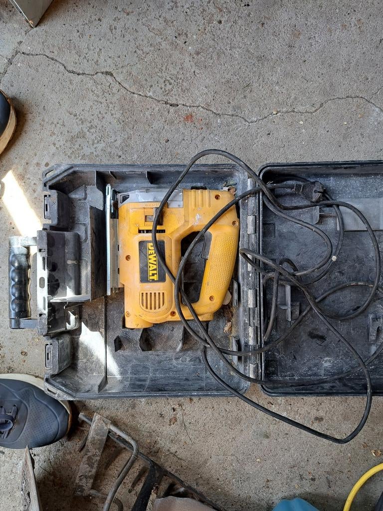 Dewalt decoupeerzaag, werkt goed., Ophalen