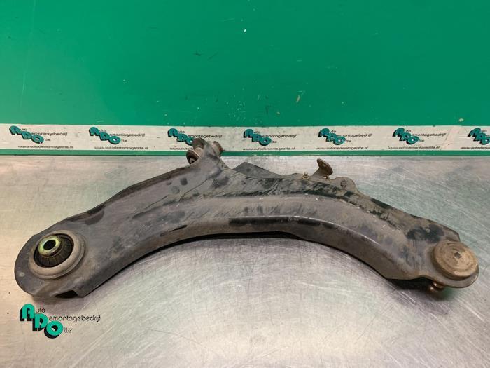 Draagarm links-voor van een Renault Megane (Megane 2 02-), Gebruikt, -, Renault, -