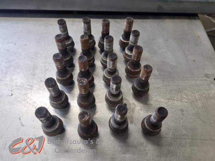 Kit boulons de roue d'un Volkswagen Crafter, Volkswagen, -, 3 mois de garantie, Utilisé