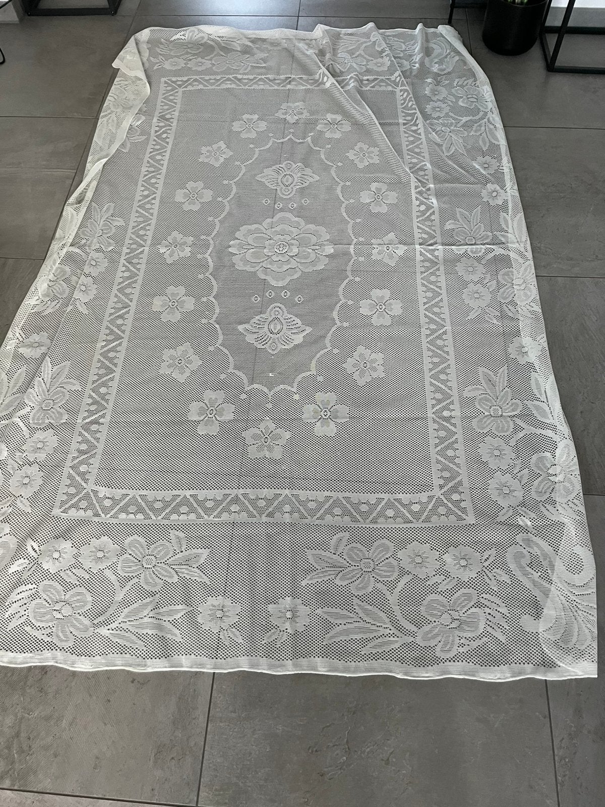 nappe en dentelle, Maison & Meubles, Nappe, Enlèvement, Beige, Autres matériaux